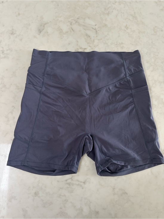 HALARA Pants - Halara UltraSculpt™ High Waisted Scrunch Butt Lifting Shorts. Size M/L